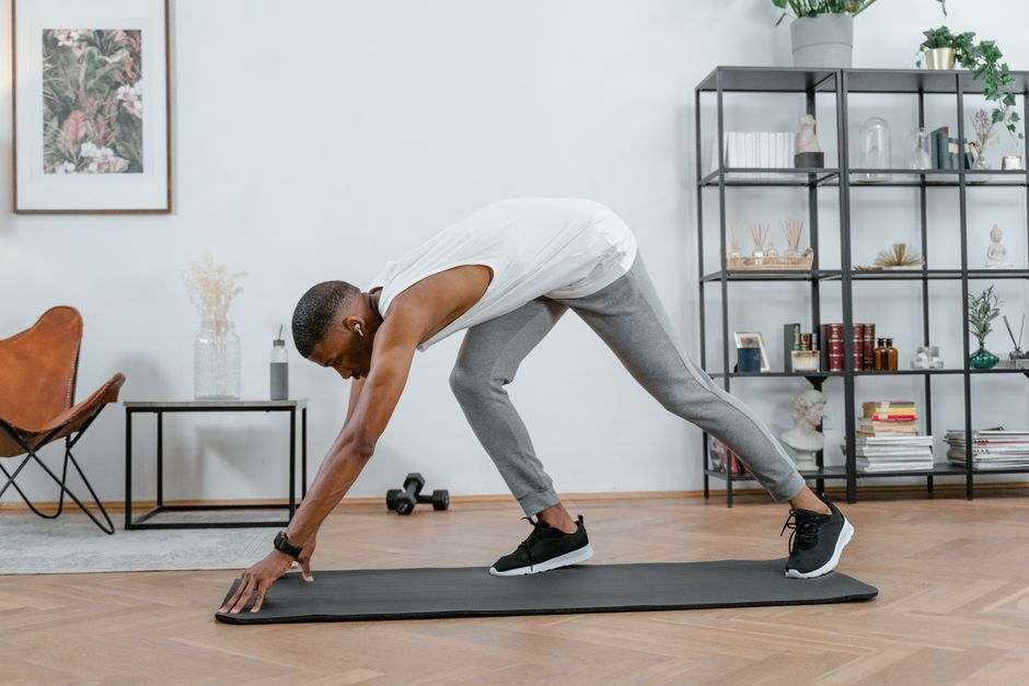 como fazer exercício em casa sem equipamento